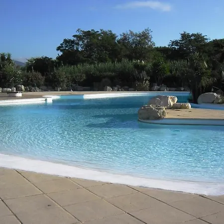 Gasrian - Meuble De Tourisme Classe 3 Etoiles, Avec Acces Et Piscine 盖辛