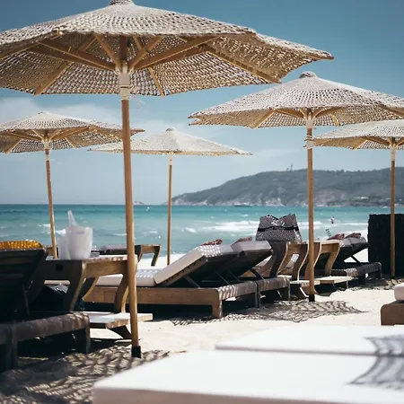 Gasrian - Meuble De Tourisme Classe 3 Etoiles, Avec Acces Et Piscine * Gassin